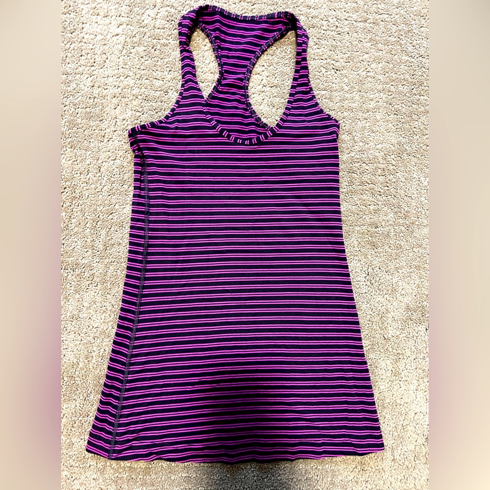 Lululemon top great condition size 4